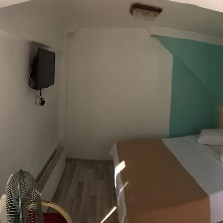 Motel Kirmizi Yali Çınarcık