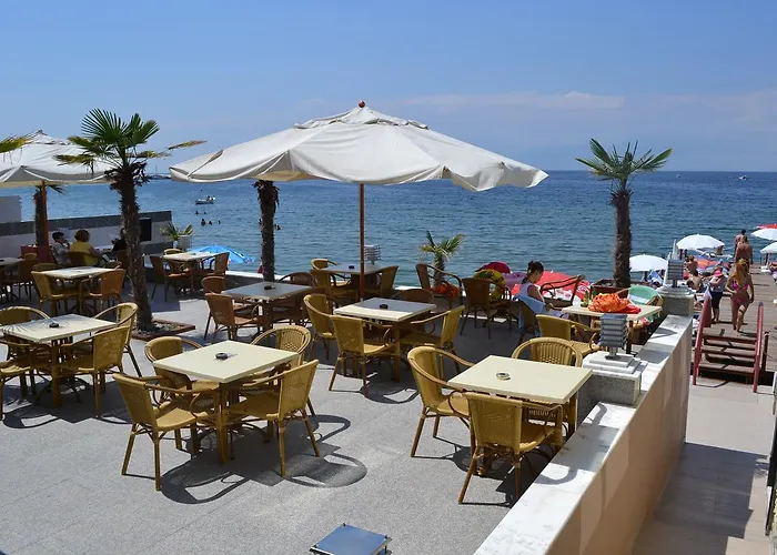 Kirmizi Yali * Çınarcık